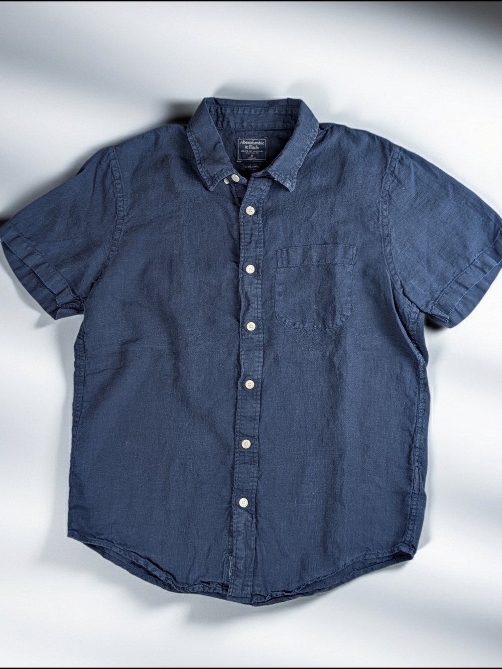 Short-Sleeve Button-Down Shirt in Navy